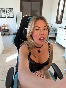 Lara Bergmann online show from December 2024 10:30:01 AM