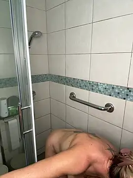 Lara Bergmann online show from January 2025 11:43:02 AM