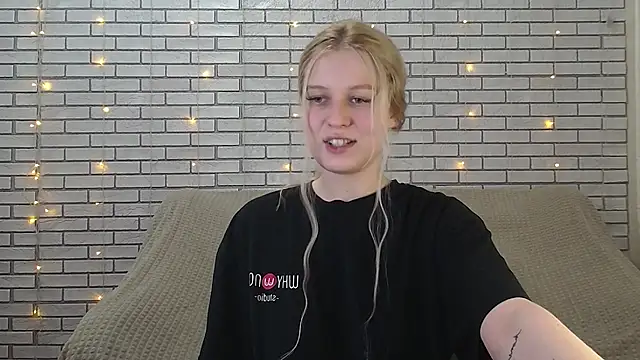 EmiliaDuchess online show from December 2024 11:54:01 AM