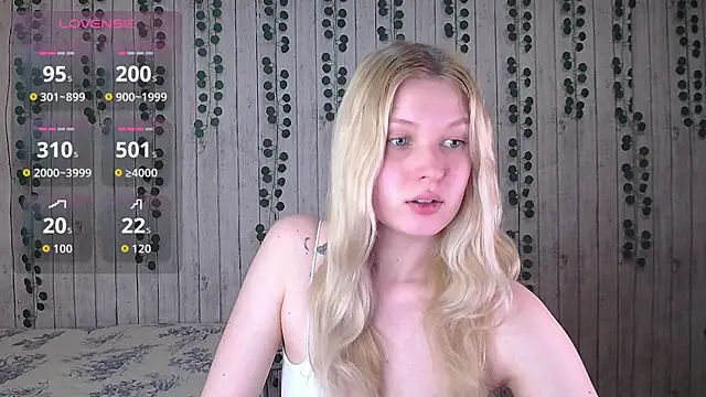 EmiliaDuchess online show from November 2025 02:28:01 PM