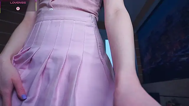 OnaZiroge online show from November 2025 06:12:02 AM