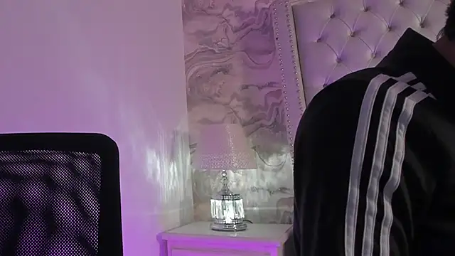 Snapshot of Kev_jenner chatting on January 2025 02:58:01 AM Kev jenner online show from January 2025 02:58:01 AM