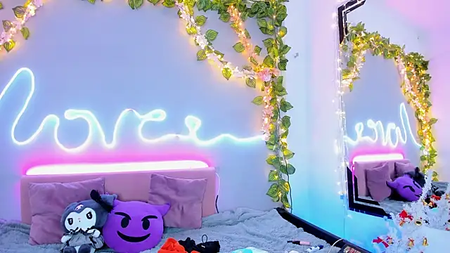 YouliteSllut2 online show from December 2024 07:50:02 PM