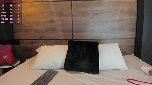 Snapshot of Leamonroe__ chatting on January 2025 04:37:02 PM Leamonroe online show from January 2025 04:37:02 PM