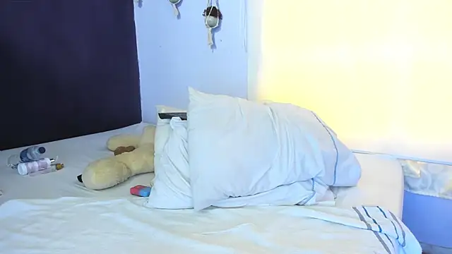 Leamonroe   online show from April 2026 06:47:01 PM