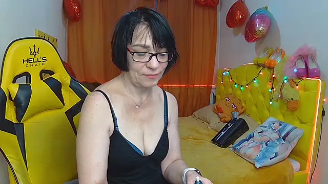 SandraHormas online show from March 2025 05:50:01 PM