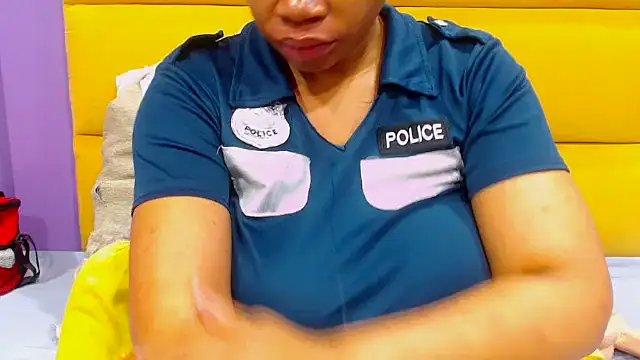 YELLOWBUSTYMELLONS online show from October 2025 07:25:02 AM