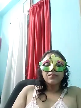 Snapshot of LOVERIAKOL chatting on December 2024 02:53:01 PM LOVERIAKOL online show from December 2024 02:53:01 PM