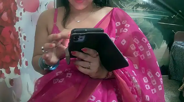 Snapshot of LOVERIAKOL chatting on March 2025 10:43:01 PM LOVERIAKOL online show from March 2025 10:43:01 PM