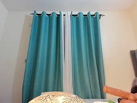 Snapshot of dolly_booty chatting on October 2025 08:19:01 PM dolly booty online show from October 2025 08:19:01 PM