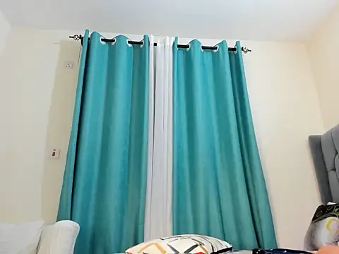 Snapshot of dolly_booty chatting on November 2025 09:24:01 PM dolly booty online show from November 2025 09:24:01 PM