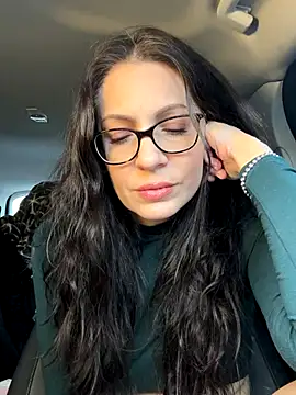 Snapshot of BeautifulMesss chatting on November 2025 06:48:02 PM BeautifulMesss online show from November 2025 06:48:02 PM