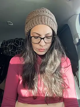 Snapshot of BeautifulMesss chatting on December 2025 04:22:01 PM BeautifulMesss online show from December 2025 04:22:01 PM