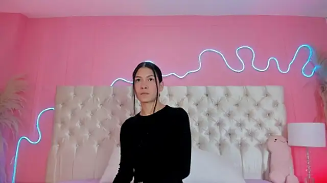 Julieta Cortes   online show from February 2026 12:20:01 PM