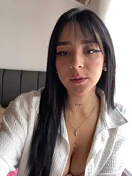 Snapshot of Gabitorres chatting on September 2025 03:01:02 PM Gabitorres online show from September 2025 03:01:02 PM