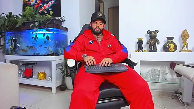 Snapshot of Johnnygrayson1 chatting on January 2026 01:30:01 AM Johnnygrayson1 online show from January 2026 01:30:01 AM