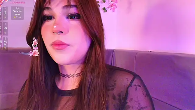 Snapshot of Yuri_Stars chatting on January 2026 11:20:02 PM Yuri Stars online show from January 2026 11:20:02 PM