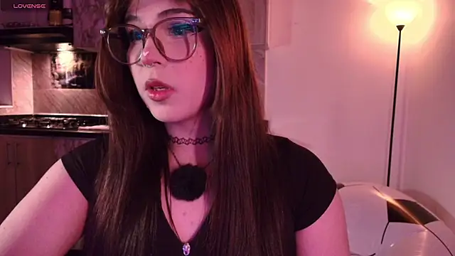 Snapshot of Yuri_Stars chatting on February 2026 04:05:02 AM Yuri Stars online show from February 2026 04:05:02 AM