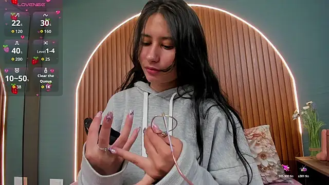 Snapshot of NayeCloud chatting on October 2025 03:31:01 AM NayeCloud online show from October 2025 03:31:01 AM