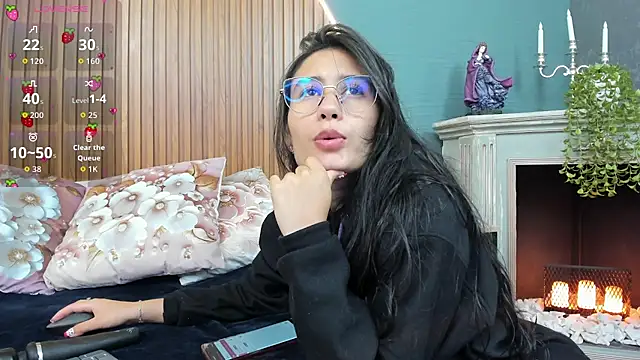 Snapshot of NayeCloud chatting on November 2025 03:39:01 AM NayeCloud online show from November 2025 03:39:01 AM