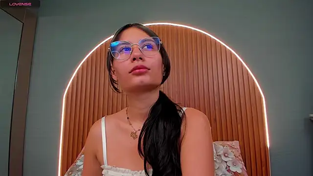 Snapshot of NayeCloud chatting on November 2025 03:49:02 AM NayeCloud online show from November 2025 03:49:02 AM