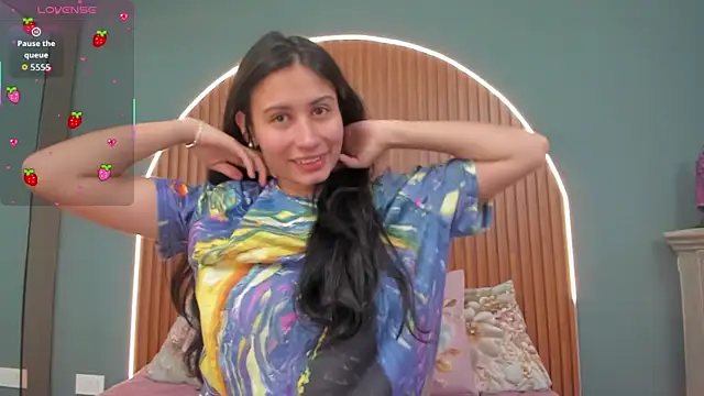 Snapshot of NayeCloud chatting on December 2025 03:34:01 AM NayeCloud online show from December 2025 03:34:01 AM