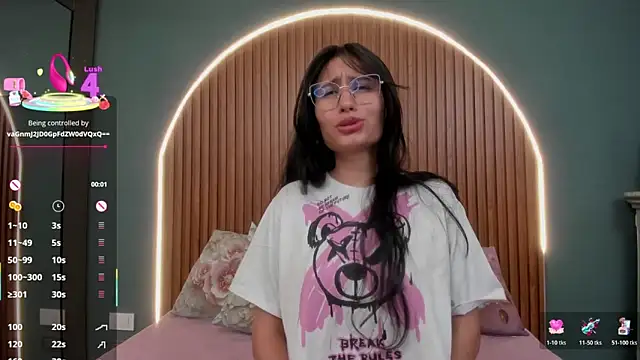 NayeCloud online show from December 2025 03:37:02 AM