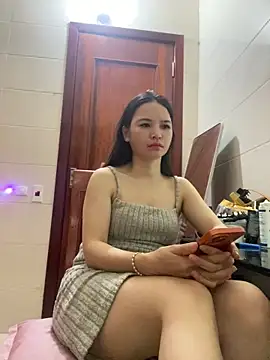LiLi-Kirix99 online show from May 2026 07:19:02 PM