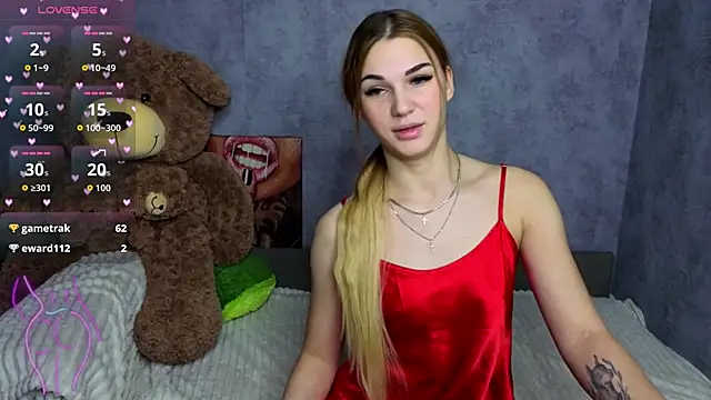 Hellen Moore online show from November 2025 12:05:01 AM