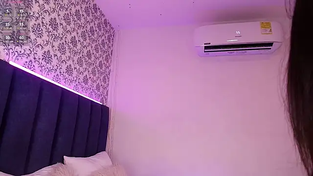 AmberMoss  online show from March 2025 03:40:01 AM