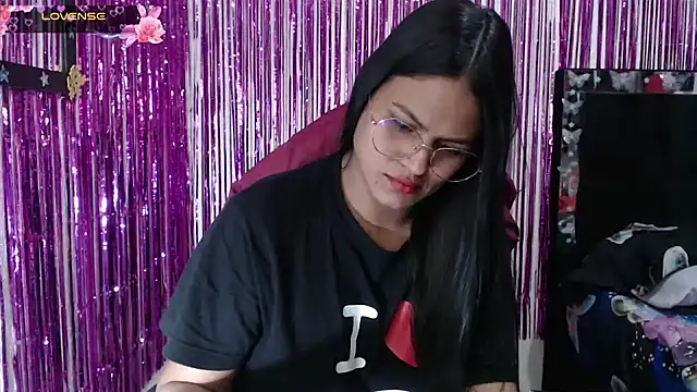 SweetAlmaa online show from January 2026 10:56:02 PM