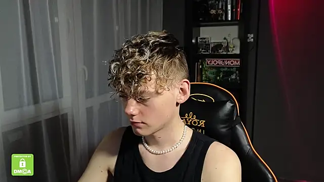 Keytaro online show from November 2025 03:11:01 PM