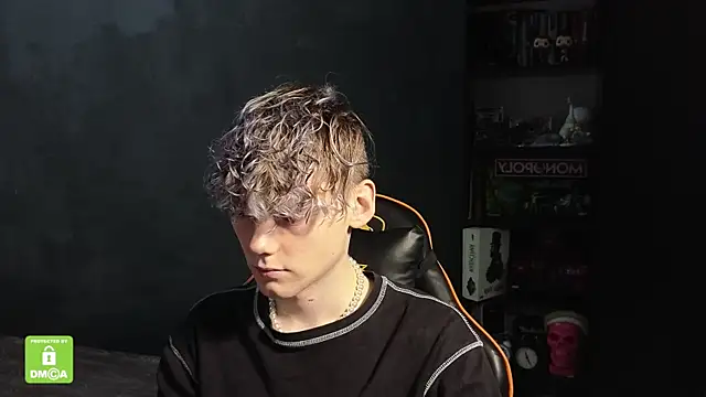 Snapshot of Keytaro chatting on November 2025 01:55:02 PM Keytaro online show from November 2025 01:55:02 PM