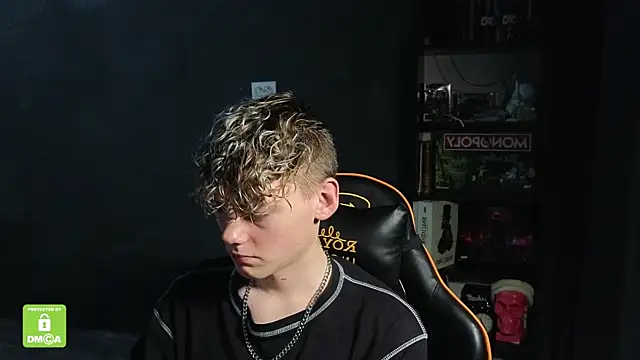 Snapshot of Keytaro chatting on November 2025 01:55:02 PM Keytaro online show from November 2025 01:55:02 PM