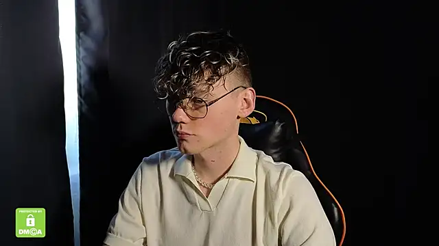 Snapshot of Keytaro chatting on January 2026 11:12:01 AM Keytaro online show from January 2026 11:12:01 AM