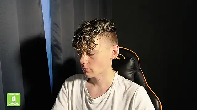 Snapshot of Keytaro chatting on January 2026 01:46:02 PM Keytaro online show from January 2026 01:46:02 PM