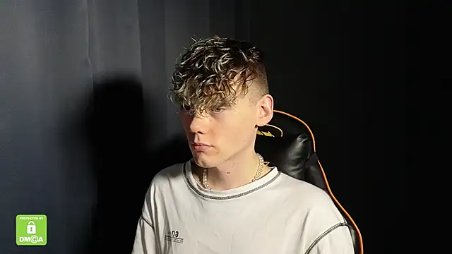 Snapshot of Keytaro chatting on January 2026 03:28:01 PM Keytaro online show from January 2026 03:28:01 PM