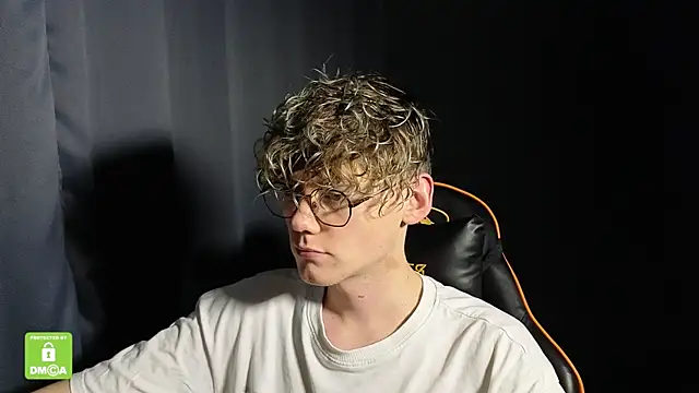 Snapshot of Keytaro chatting on January 2026 07:30:01 PM Keytaro online show from January 2026 07:30:01 PM