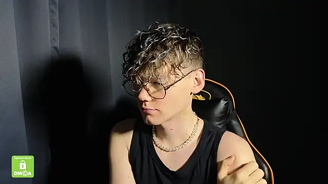 Snapshot of Keytaro chatting on January 2026 05:16:01 PM Keytaro online show from January 2026 05:16:01 PM