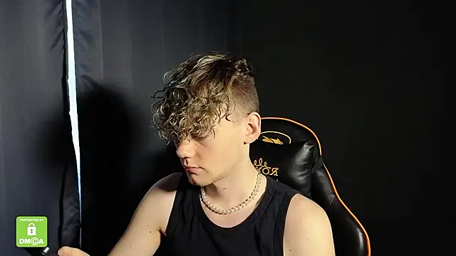 Snapshot of Keytaro chatting on January 2026 05:55:01 AM Keytaro online show from January 2026 05:55:01 AM