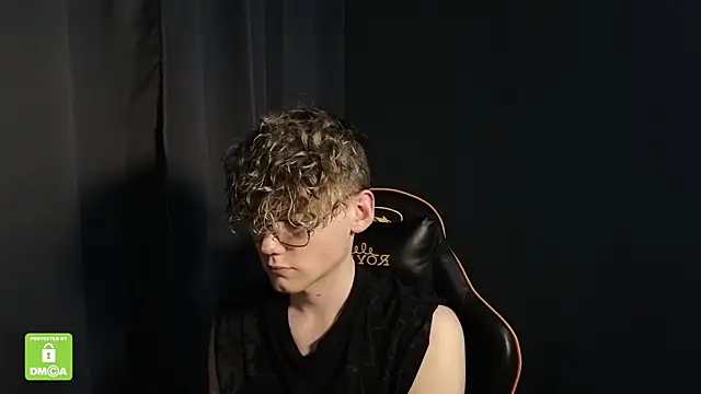 Snapshot of Keytaro chatting on January 2026 08:18:02 PM Keytaro online show from January 2026 08:18:02 PM