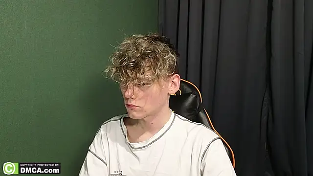 Snapshot of Keytaro chatting on February 2026 06:17:02 AM Keytaro online show from February 2026 06:17:02 AM