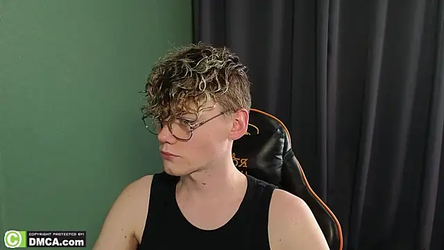 Snapshot of Keytaro chatting on February 2026 12:42:02 PM Keytaro online show from February 2026 12:42:02 PM