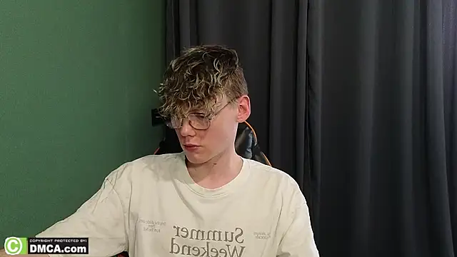 Snapshot of Keytaro chatting on February 2026 11:26:01 AM Keytaro online show from February 2026 11:26:01 AM