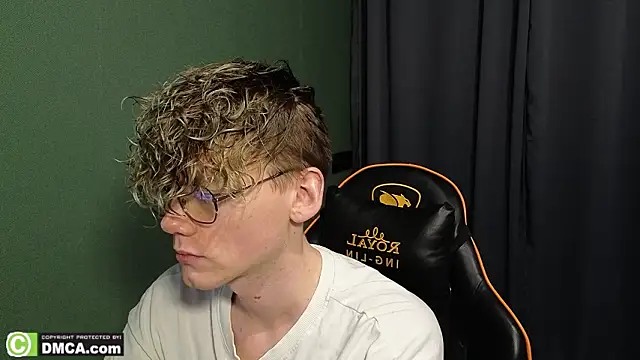 Snapshot of Keytaro chatting on February 2026 11:22:01 PM Keytaro online show from February 2026 11:22:01 PM