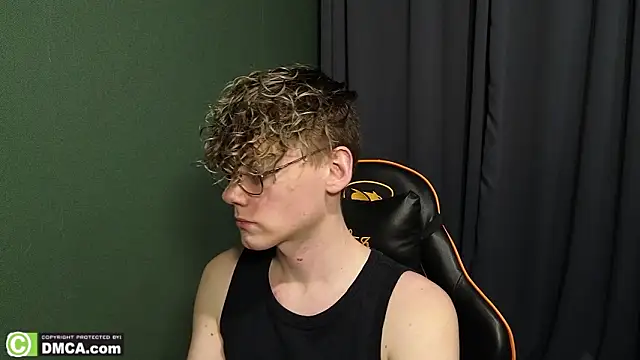 Snapshot of Keytaro chatting on February 2026 03:20:01 PM Keytaro online show from February 2026 03:20:01 PM