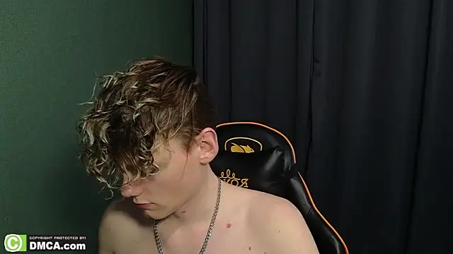 Snapshot of Keytaro chatting on February 2026 06:26:01 AM Keytaro online show from February 2026 06:26:01 AM