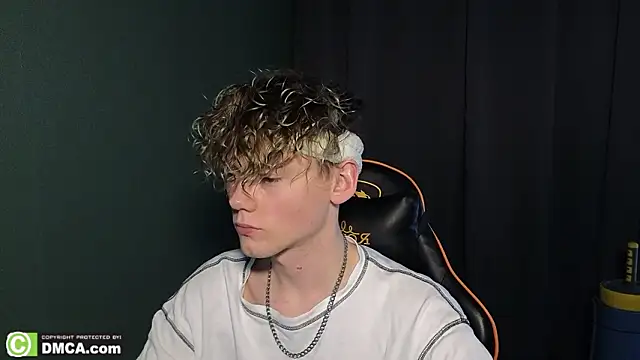 Snapshot of Keytaro chatting on February 2026 08:24:07 AM Keytaro online show from February 2026 08:24:07 AM