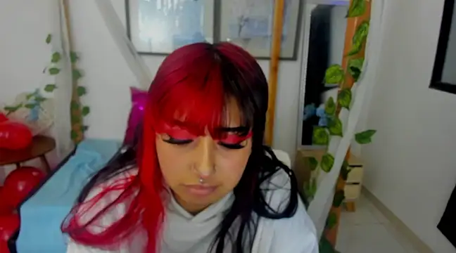 lussyevans24 online show from February 2025 10:17:02 AM