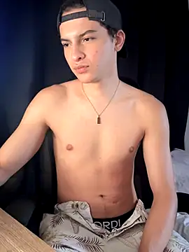 Snapshot of cybercosmiiic chatting on November 2025 10:20:02 PM cybercosmiiic online show from November 2025 10:20:02 PM